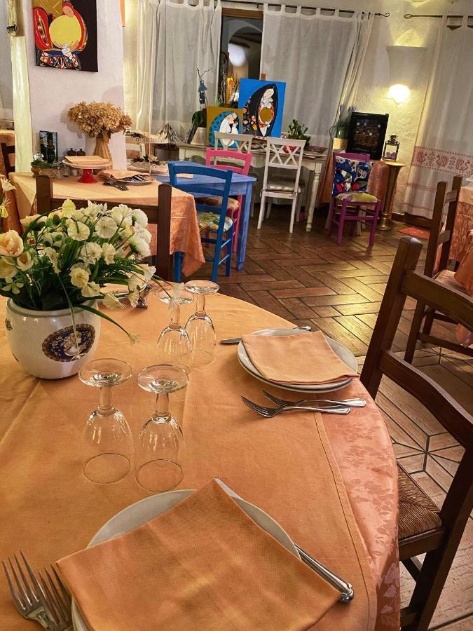 Locanda Tipica Sa Corte 오리에나 외부 사진