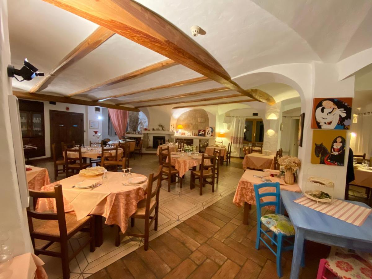 Locanda Tipica Sa Corte 오리에나 외부 사진