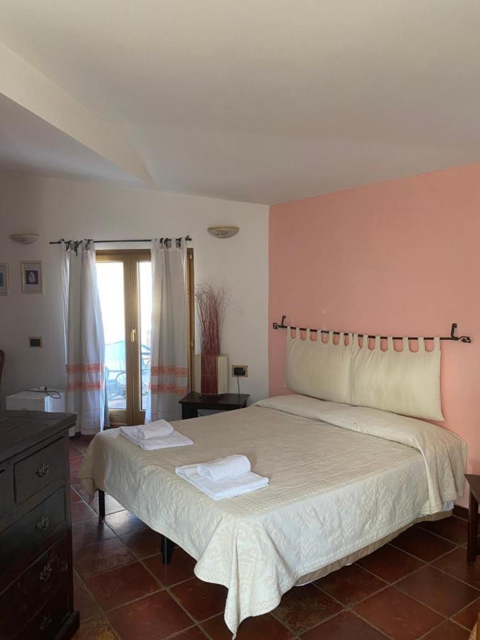 Locanda Tipica Sa Corte 오리에나 외부 사진