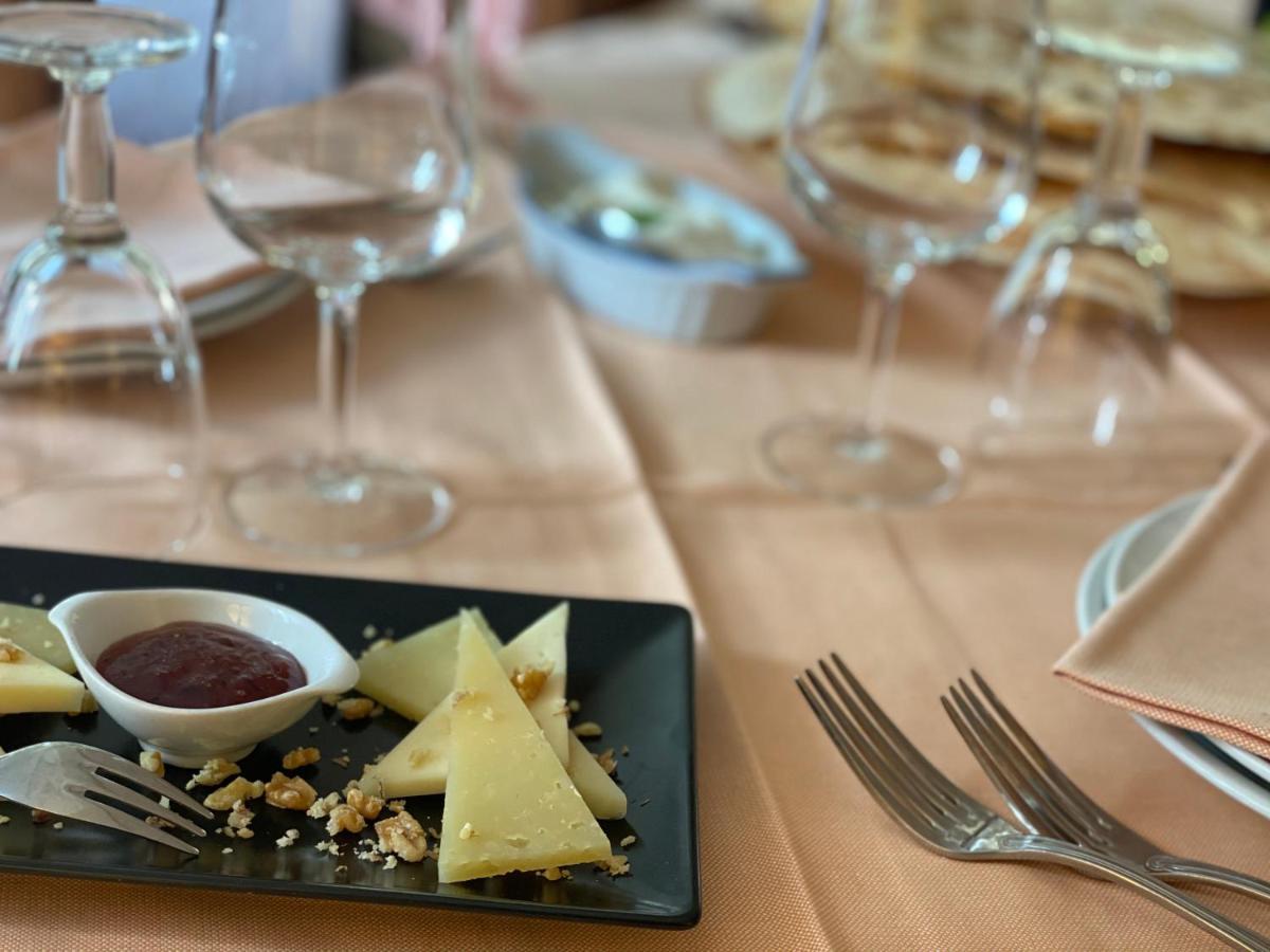 Locanda Tipica Sa Corte 오리에나 외부 사진