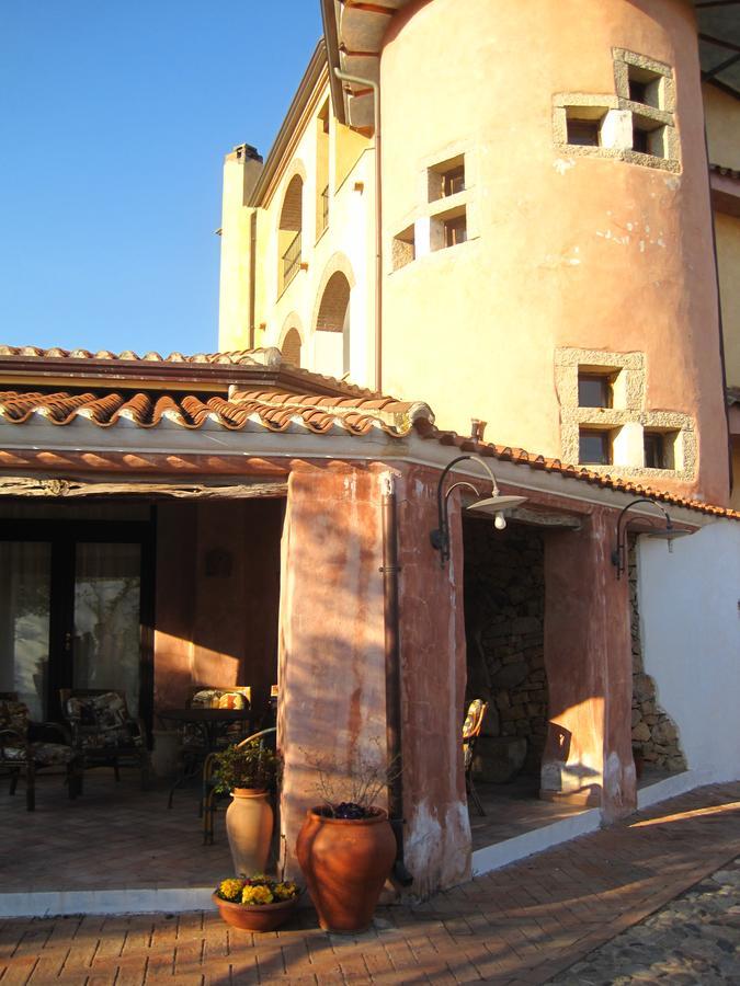 Locanda Tipica Sa Corte 오리에나 외부 사진